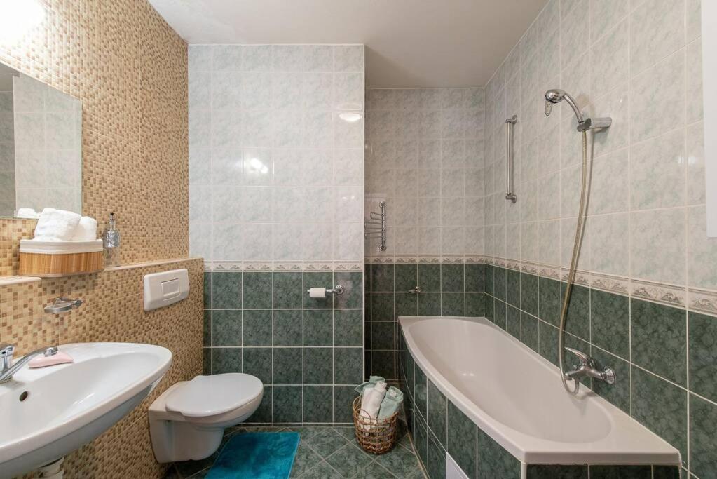 Apartamento Crystal View Bratislava Exterior foto